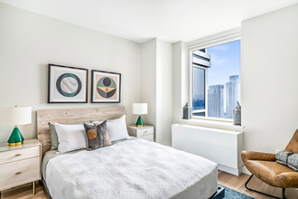 52 Center Blvd, 2513 in Long Island City, NY - Foto de edificio - Building Photo