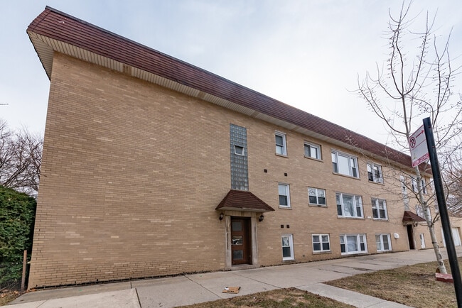 property at 3058 N Kostner Ave