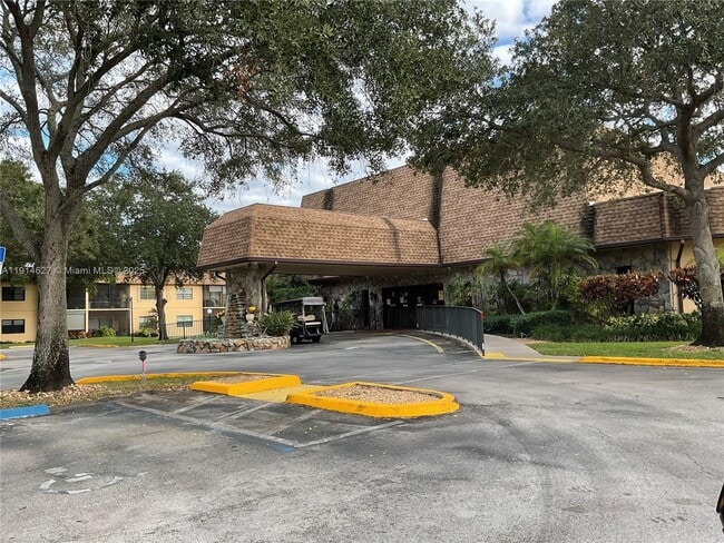 251 Berkley Rd in Hollywood, FL - Building Photo - Building Photo