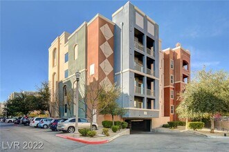 38 Serene Ave in Las Vegas, NV - Building Photo - Building Photo