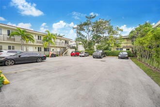 35 Antilla Ave in Coral Gables, FL - Foto de edificio - Building Photo