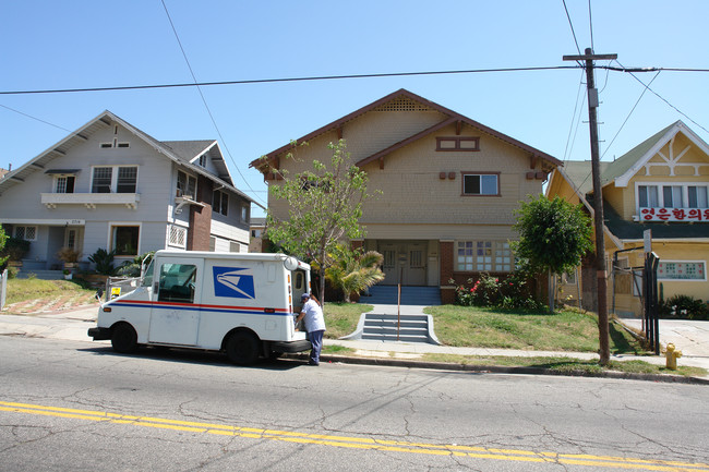 2720 James M Wood Blvd in Los Angeles, CA - Building Photo - Building Photo