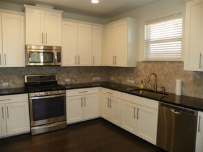 12129 Terraza Cir in Austin, TX - Building Photo - Building Photo