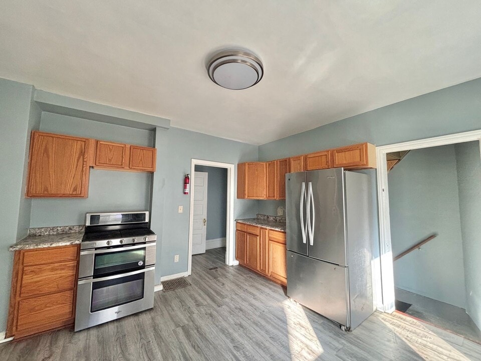 120 E Maple St in Kalamazoo, MI - Building Photo