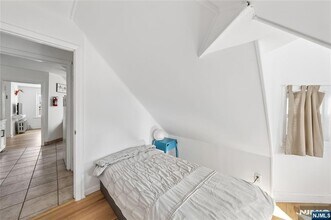 124 73rd St in North Bergen, NJ - Foto de edificio - Building Photo