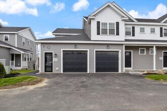 26-3 Regency Cir in Kittery, ME - Building Photo - Building Photo