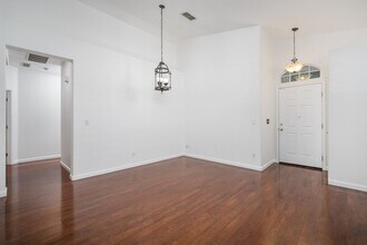 2066 Horseshoe Glen Cir in Folsom, CA - Building Photo - Building Photo