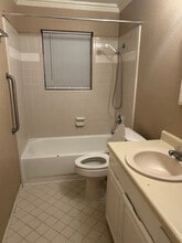 1141 Vivian St in Pleasanton, TX - Building Photo - Building Photo