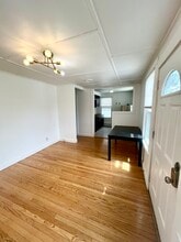 13 Winter St, Unit Apt#1 in Waterville, ME - Foto de edificio - Building Photo