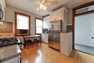 3725 N Bernard St in Chicago, IL - Building Photo - Building Photo