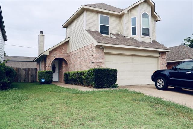 2320 Hunters Run Dr in Dallas, TX - Building Photo