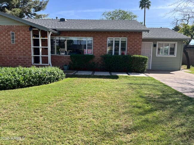 property at 4121 E Edgemont Ave