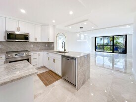 4800 Bayview Dr in Fort Lauderdale, FL - Building Photo