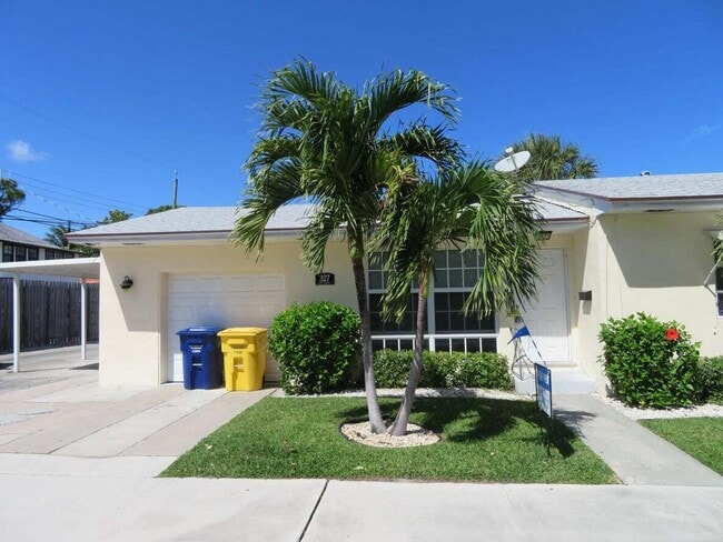 327 S Ocean Blvd in Lake Worth Beach, FL - Building Photo - Building Photo