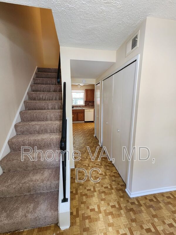7752 Matisse Way in Springfield, VA - Building Photo - Building Photo