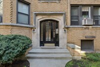 541 W Brompton Ave in Chicago, IL - Building Photo - Building Photo