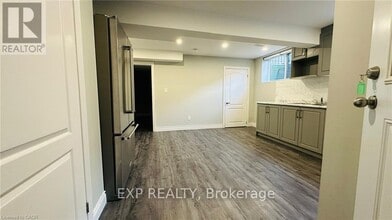 42 Spachman St in Kitchener, ON - Building Photo - Building Photo