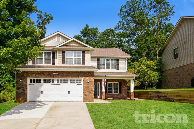 property at 1814 Woods Ln