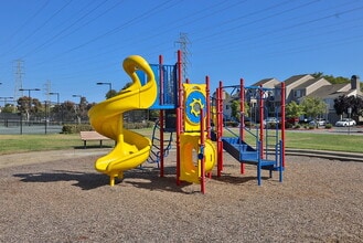 Fosters Landing in Foster City, CA - Building Photo - Building Photo