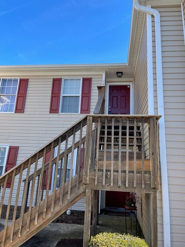 property at 1436 Deerpond Ln