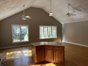 13 Meadowbrook Rd in Bedford, MA - Building Photo - Building Photo