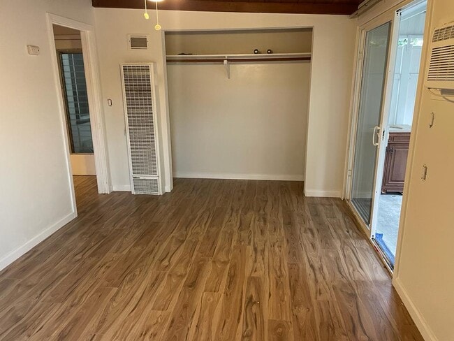 9211 Fermi Ave, Unit 2 in San Diego, CA - Foto de edificio - Building Photo