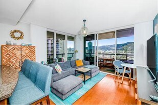 1837 Kalakaua Ave in Honolulu, HI - Building Photo