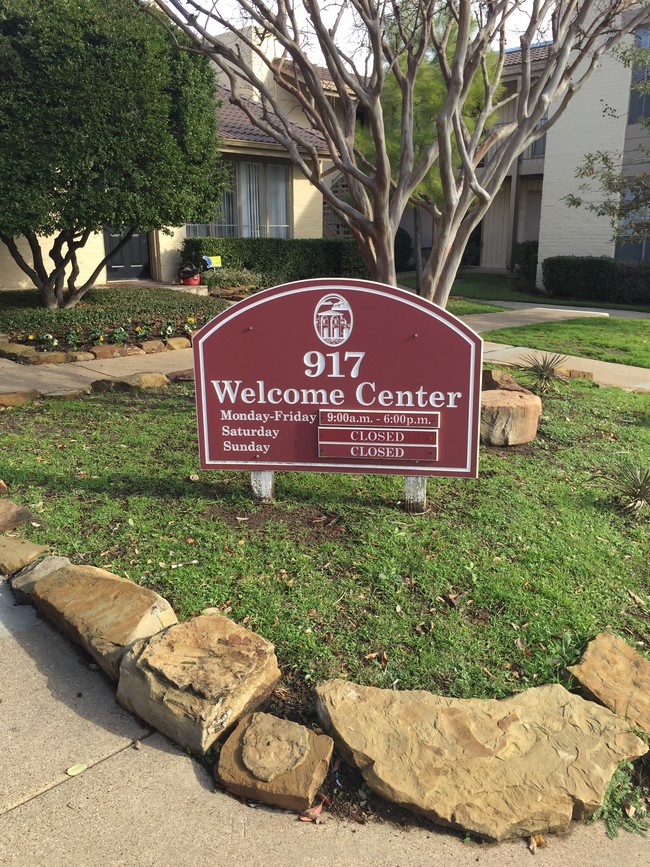 Mission Pointe Club Apartments in Euless, TX - Building Photo - Building Photo