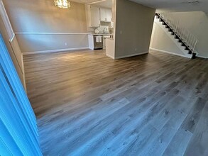 220 E Live Oak St in San Gabriel, CA - Foto de edificio - Building Photo