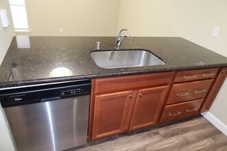 907 Roundtree Ct in Sacramento, CA - Building Photo - Building Photo