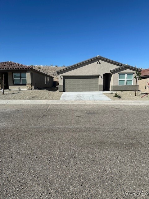 2336 Tapatio Dr in Bullhead City, AZ - Building Photo