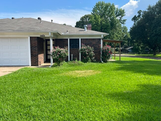 1102 E 23rd St, Unit 1102 A in Texarkana, AR - Building Photo - Building Photo