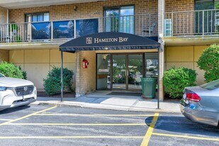 165 Quincy Shore Dr, Unit Apt C21 in Quincy, MA - Building Photo