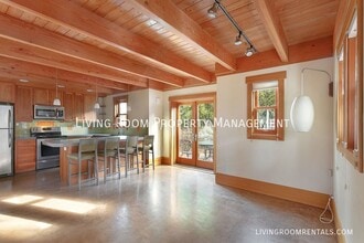 1501 SE Holly St in Portland, OR - Building Photo - Building Photo