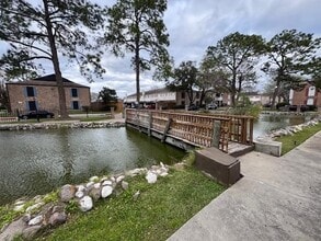 8513 Ariel St in Houston, TX - Building Photo - Building Photo