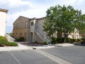 3400 Cabana Dr, Unit 1049 in Las Vegas, NV - Building Photo - Building Photo
