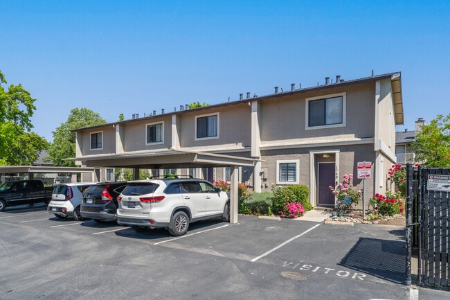 Livermore Downs Condominiums in Livermore, CA - Building Photo - Building Photo