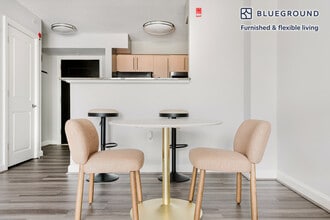 4835 Cordell Ave in Bethesda, MD - Foto de edificio - Building Photo