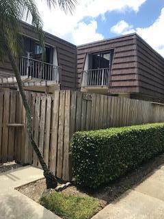 805 8th Ln in Palm Beach Gardens, FL - Building Photo