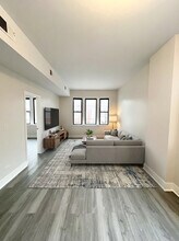 2258 S Sacramento Ave in Chicago, IL - Building Photo - Building Photo