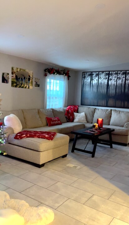 393 W 4th Ave in Sun Valley, NV - Building Photo