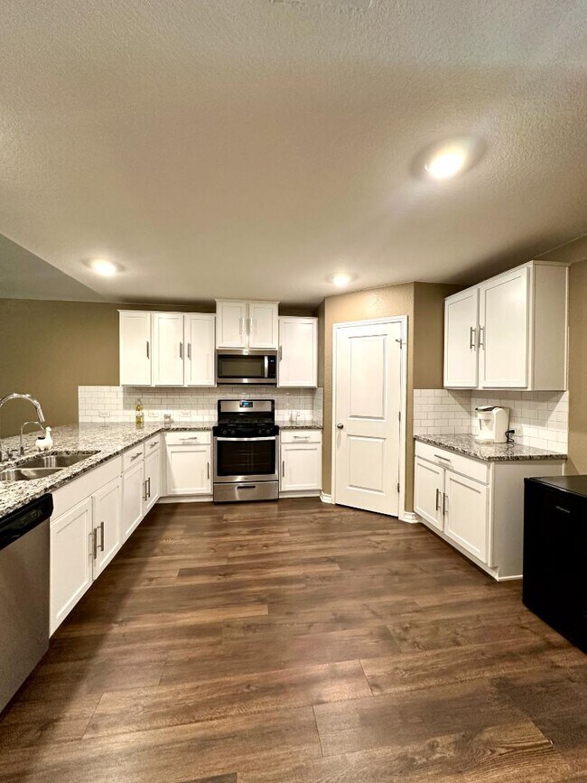 14218 Minette Loop in San Antonio, TX - Foto de edificio - Building Photo