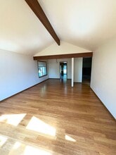 851 NE Hood St in Hillsboro, OR - Building Photo - Building Photo