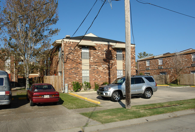 2116 Giuffrias Ave in Metairie, LA - Building Photo - Building Photo