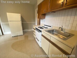 8 A Forest St, Unit #2R in Cambridge, MA - Building Photo - Building Photo