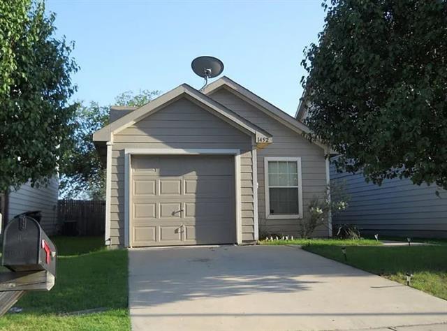 1452 Pine Ln in Fort Worth, TX - Building Photo