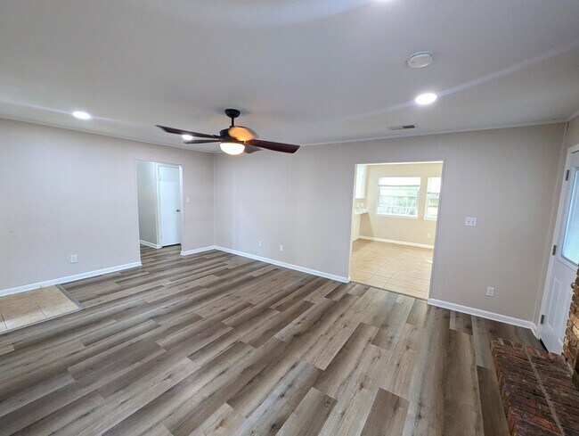 35 Solar St in Mary Esther, FL - Building Photo - Building Photo