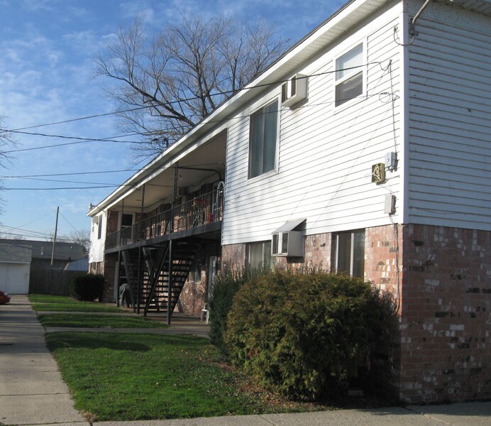 22 2nd St-Unit -6 in Mount Clemens, MI - Building Photo