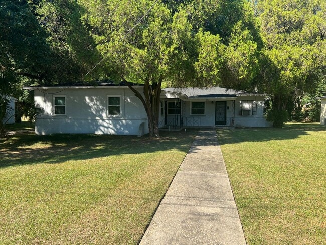 property at 873 Campus Cir