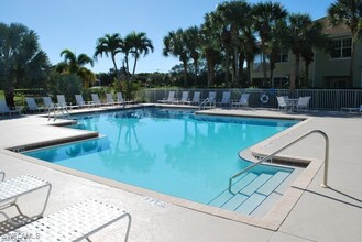 1585 Winding Oaks Way in Naples, FL - Building Photo - Building Photo